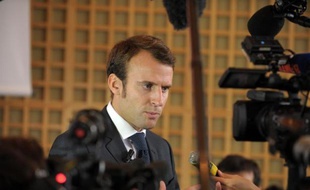 Le ministre de l'Economie Emmanuel Macron lors d'une conférence de presse le 15 octobre 2014 à Bercy à Paris