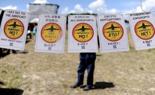 Plusieurs milliers de personnes étaient rassemblées samedi soir à Notre-Dame-des-Landes pour une fête musicale de soutien aux opposants au projet d'aéroport nantais, dans une atmosphère bon enfant loin de toute présence des forces de l'ordre.