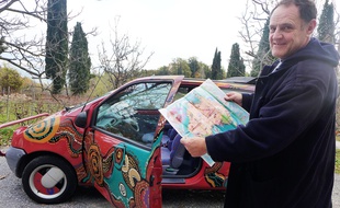 La Twingo aborigène du Niçois Jean Dulon sera exposée au musée national de Canberra.