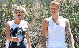 Justin Bieber et Sofia Richie se cachent très mal des paparazzi à Hollywood Lake