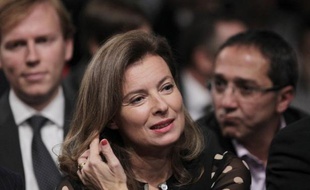 "De journaliste, je suis devenue d'abord sujet pour Paris Match" : Valérie Trierweiler tire les conséquences de sa relation avec François Hollande et accepte son exclusion de la "vie collective" de la rédaction, le temps de la campagne présidentielle.