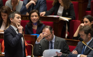 Gérald Darmanin à l'Assemblée nationale devant Edouard Philippe le 24 janvier 2018