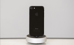Selon un analyste, le prochain iPhone pourrait être fabriqué en verre