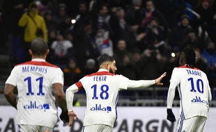 Fekir, Traoré et Depay fêtent un but lors de OL-PSG.