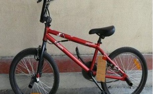Un des vélos qui attendent de rentrer au bercail.