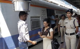 Gare de Mumbai en Inde. Image d'illustration.