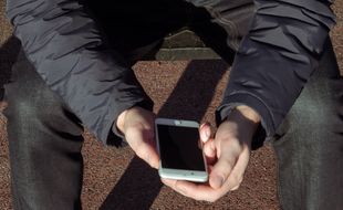Aujourd'hui, les adolescents peuvent regarder du porno sur tous les écrans et tout le temps avec les smartphones.