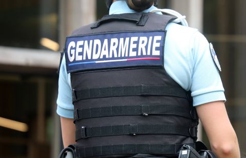 Dans le Vaucluse, un ado de 14 ans racketté par deux jeunes armés
