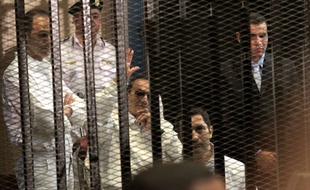 Illustration du procès d'Hosni Moubarak, l'ancien président égyptien en avril 2013.