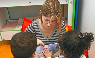 L'ajout d'une demi-journée d'école allègerait la journée des petits.