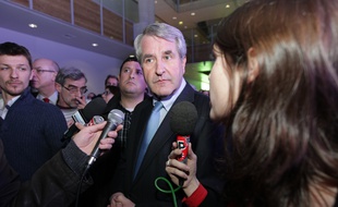 Strasbourg le 07 04 2013. Discours du président de la région Alsace suite au Non au référendum sur le siège du conseil unique d'Alsace.