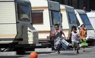 Des experts des Nations unies ont appelé mercredi le gouvernement français à s'assurer que le démantèlement des camps de Roms respecte les normes européennes et internationales des droits de l'homme relatives à la non-discrimination.