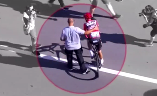 Chris Froome aurait-il un vélo électrique?
