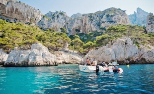 Les effluents de l'usine Alteo se rejettent dans le cœur marin du parc national des Calanques. (Illustration)