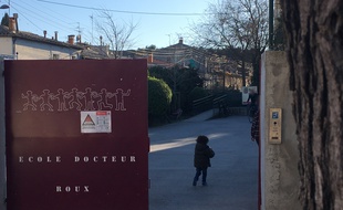 L'entrée de l'école du Docteur Roux, à Figuerolles.