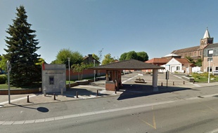 Le DAB de la Caisse d'Epargne de Râches, dans le nord.