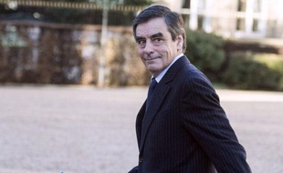 Le groupe de députés fillonistes a été formellement constitué à l'Assemblée, l'ex-Premier ministre devant reprendre ses discussions avec Jean-François Copé à 19H00 mardi, date butoir fixée par Nicolas Sarkozy pour une conciliation.