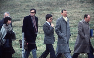 Lépanges-sur-Vologne, le 30 octobre 1985. Le juge Jean-Michel Lambert lors d'une reconstitution dans l'enquête sur la mort du petit Grégory.