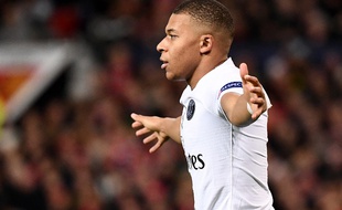 Après Kimpembé, c'est Kylian qui score...