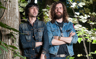 Les musiciens Xavier de Rosnay et Gaspard Augé du groupe Justice