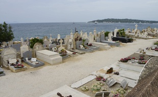 Illustration d'un cimetière.