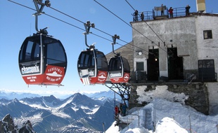 Photo d'archive de télécabines du «Panoramic Mont Blanc» à la Pointe Helbronner