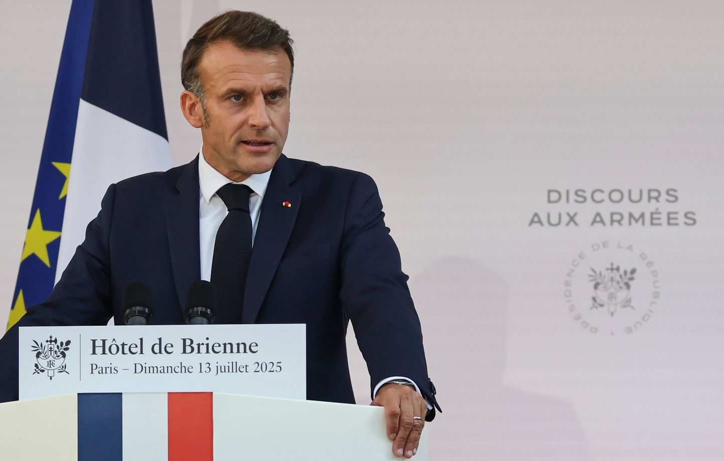 Budget, menaces, Europe… Ce qu'il faut retenir du discours aux armées d'Emmanuel Macron thumbnail