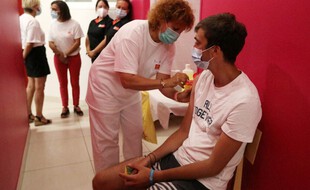La France compte désormais une meilleure couverture vaccinale que le Royaume-Uni, Israël et les Etats-Unis