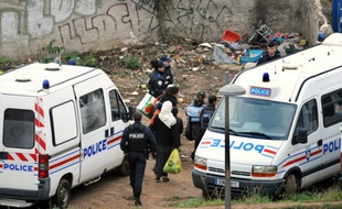 Expulsion des Roms du bidonville de la rue Paul-Bert à Lyon mercredi 3 novembre.