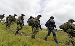 Les troupes militaires colombiennes se déploient dans la région de Quibdo, le 19 novembre 2014