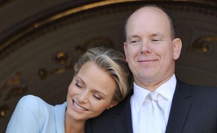 Charlene Wittstock et Albert II de Monaco lors de leur mariage civil, le 02 juillet 2011.