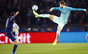 Pique face au PSG, en février 2017