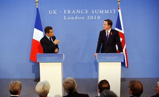 Lors de la signature du Traité de Lancaster House, en 2010. (archives)