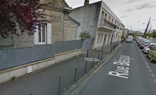 La septuagénaire a été découverte dans une voiture stationnée dans la rue Basque dans le quartier Caudéran de Bordeaux.