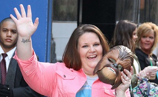 Candace Payne et son masque de Chewbacca, à la sortie du plateau de «Good Morning America», le 23 mai 2016.