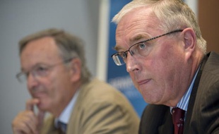 Pierre Bordry (à g.), président de l'AFLD, et Pat Mac Quaid (à d.), président de l'UCI, avaient conclu un accord pour le Tour 2009