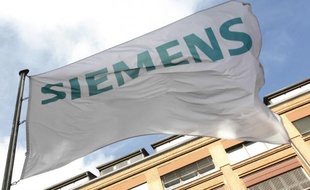 Le conglomérat allemand Siemens a signé avec le gouvernement égyptien des protocoles d'accord d'un montant de plusieurs milliards d'euros pour la fourniture notamment d'une centrale thermique au gaz et d'éoliennes