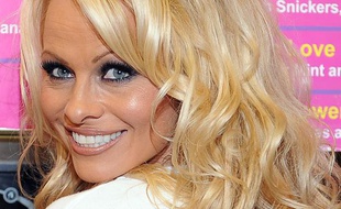 Pamela Anderson en Californie le 9 avril 2010
