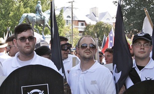 James Alex Fields Jr. (à gauche) lors du rassemblement
