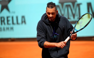 Kyrgios avec l'habit de Sir Davos