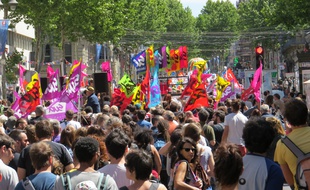 Mardi, sur la Canebière à Marseille.