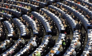 Le Parlement de Strasbourg vote notamment le budget et contrôle la Commission.