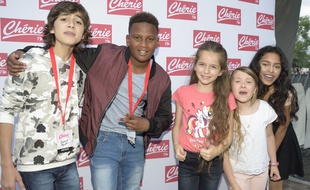 Esteban, Gabriel, Erza, Gloria et Nilusi sont les Kids United.