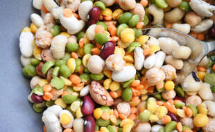 Les fèves, les petits pois, les lentilles ou les haricots font partie de la famille des légumineuses.