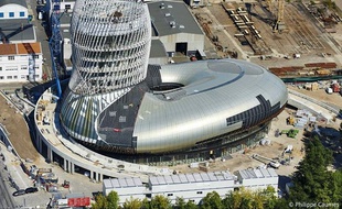Vue aérienne du chantier de la Cité des civilisations du vin à Bordeaux, en octobre 2015