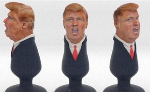 Donald Trump transformé en plug-anal
