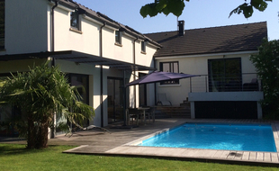 Une piscine louée par des particuliers en Essonne