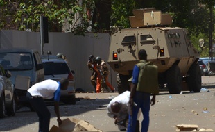 Le 2 mars 2018, des attaques contre l'état-major des forces armées du Burkina Faso à Ouagadougou ont fait 8 morts parmi les militaires.