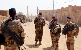 Des soldats français de l'opération Barkhane dans le nord du Mali, le 25 octobre 2016.