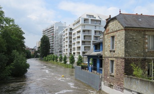 Le corps du jeune homme a été repêché ce lundi matin dans la Vilaine au niveau de l'allée Marc Elder.